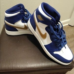Air Jordan 1 gold medal SIZE 4